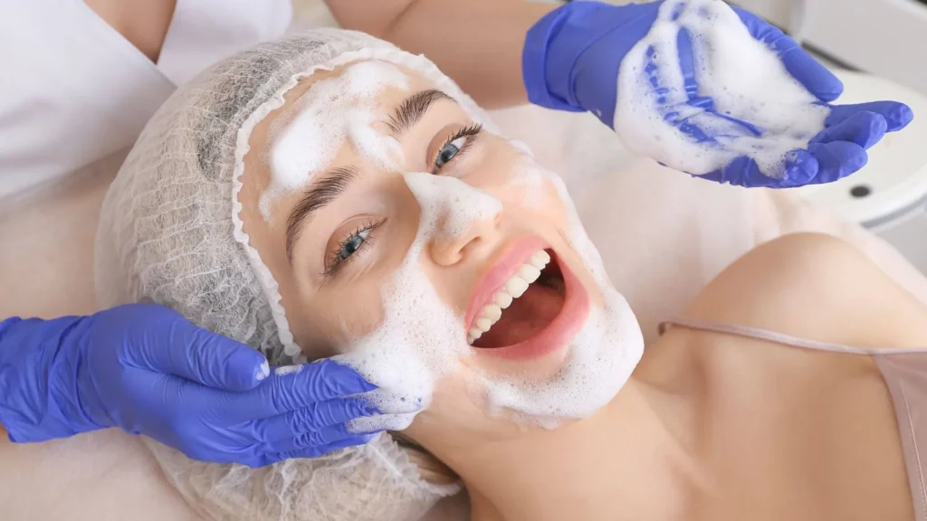 Facials for Dry Skin: Best Ingredients for Hydration
