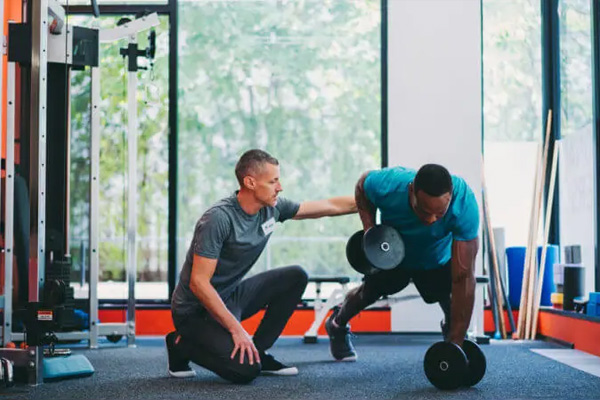 How Personal Trainers Keep You Motivated and Accountable