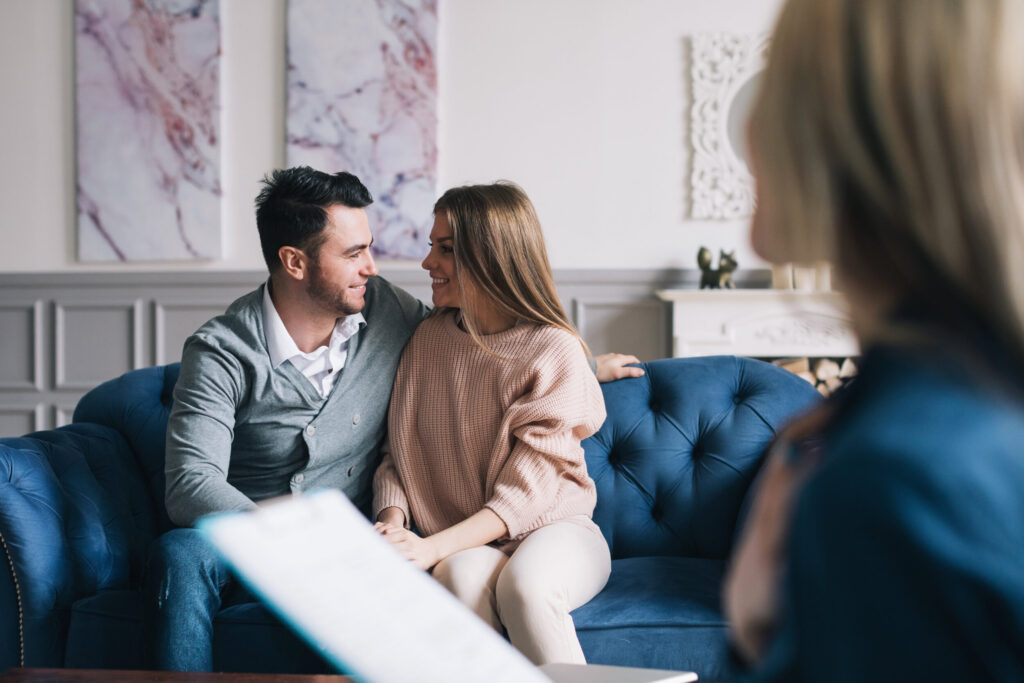 4 Ways Couples Counseling Helps With Connection