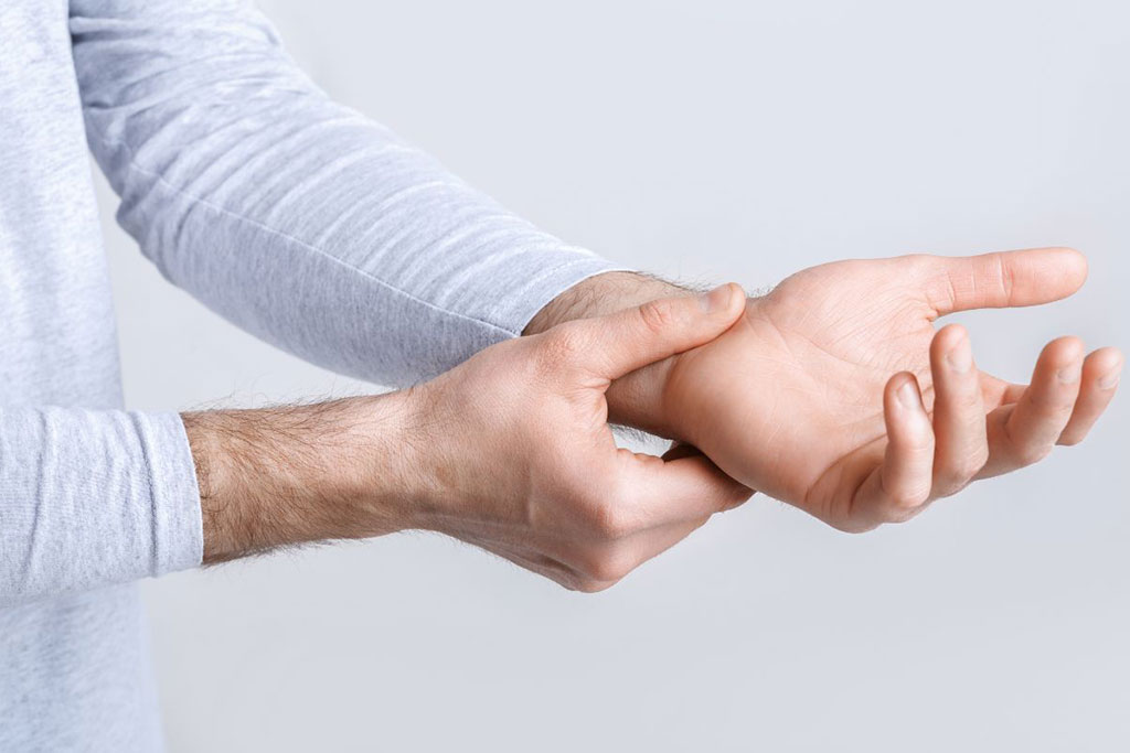 Symptoms and Treatment Options for Carpal Tunnel Syndrome